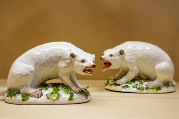 Porcelain polar bear figurines (Meissen)