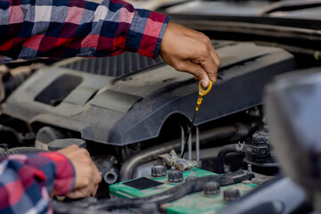 Check the condition of the car before departure.