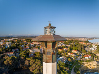 Faro de Torredembarra en Tarragona, Cataluña, España