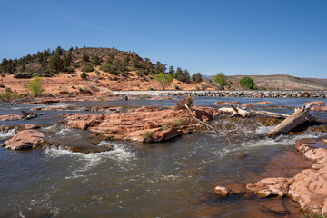 Gunlock Falls, Gunlock State Park, St. George, Utah, USA. Waterfalls, red rocks.	