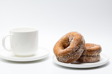 Merienda con roscos fritos de Semana Santa