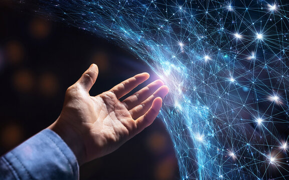 Tecnología virtual en a nube, ciberseguridad al alcance de la mano, programación, escaneado de retina, mano tocando universo virtual