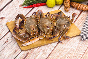 Wild raw crab for cooking