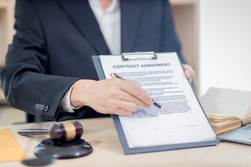 Statues, justice and beliefs of women