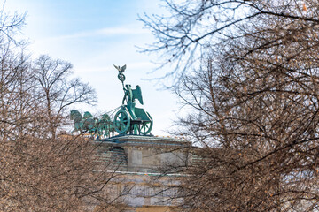 The chariot statue on top of the Brandenburg Gate. Close-up of the chariot statue. © Jakob