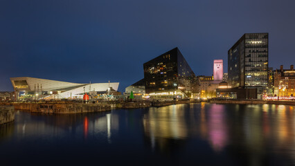 Naklejka premium Liverpool Waterfront Modern Architecture and Reflections at Night