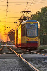 Miejski transport tramwajowy na warszawskiej woli. Tramwaj numer 23.