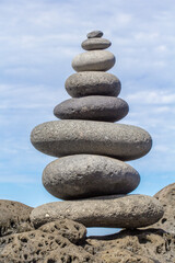 Cairn de pierres superposées 