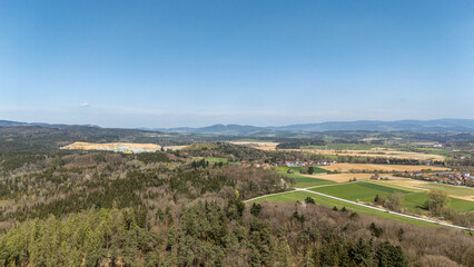 Die weite Landschaft des niederbayerischen Gäubodenlandes