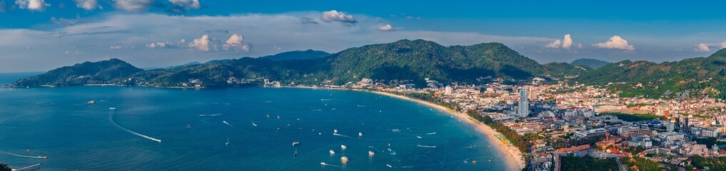 Obraz premium Scenic panorama aerial view of patong beach on Phuket island, Thailand's vibrant coastal paradise