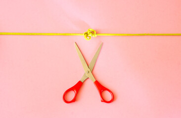 knot with string and scissors,business concept.Solving a problem,unleash creativity,ideas,innovation business breakhrough, good copy space