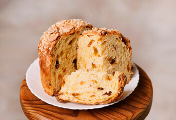 Panetone de pasas y frutas escarchadas