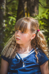 Kind, Mädchen, nachdenklich
