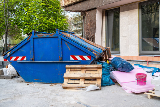 Baustellen-Container, Sanierung, Entr&uuml;mpelung, M&uuml;llentsorgung