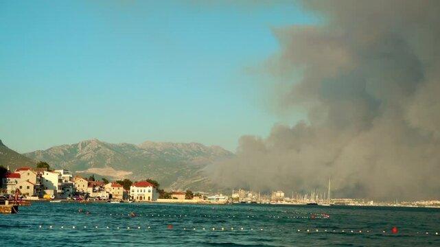 fire threatens to destroy outskirts of Croatian Split