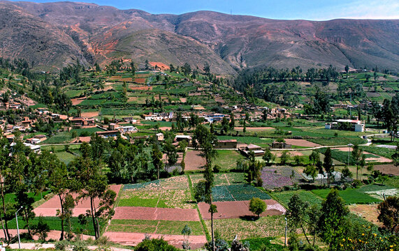 Pequenas propriedades rurais em Junin. Tarma. Peru.