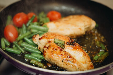 Homemade skillet chicken with green beans and cherry tomatoes – healthy one-pan meal and clean eating for everyday home cooking