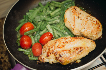 Homemade skillet chicken with green beans and cherry tomatoes – healthy one-pan meal and clean eating for everyday home cooking