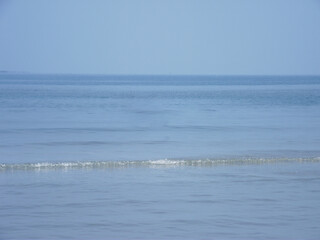 Obraz premium blue ocean waves in the sea.