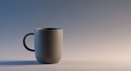 Obraz premium 静かな朝の温かい灰色マグカップ 柔らかな光と影