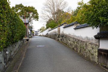 山口県の萩の武家屋敷群のある街並み