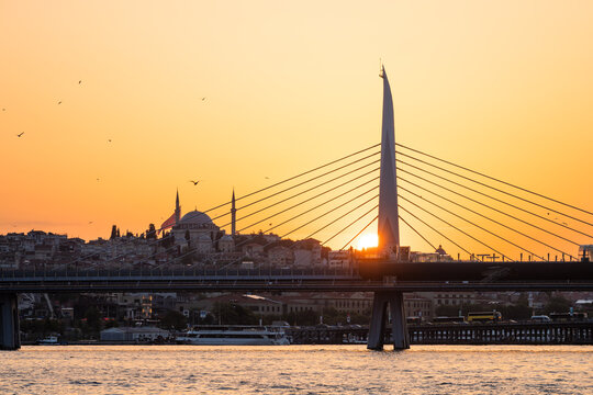 Sunset over Halic bridge and the bosphorus, Istanbul, Turkey