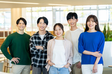 大学生のポートレート　撮影協力：学校法人電波学園　東京電子専門学校