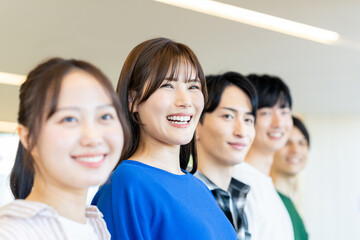 大学生の男女のポートレート　撮影協力：学校法人電波学園　東京電子専門学校