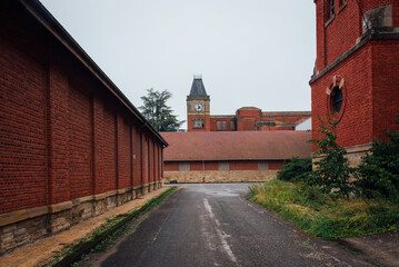 Ancienne usine abandonn&eacute;e &agrave; Vincey dans les Vosges. Pass&eacute; industriel. Manufacture en briques du XIX&egrave;me si&egrave;cle en France. 