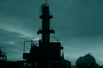 An evening in the petroleum chemical plant