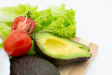 avocado  and tomato salad