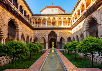Fototapeta premium Courtyard of Maidens in Seville Alcazar, Spain