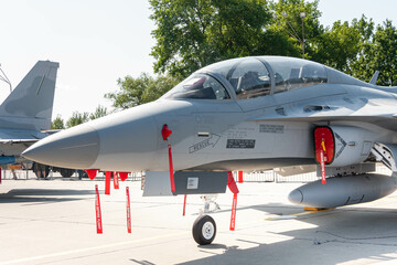 Samolot wojskowy, dron i helikopter