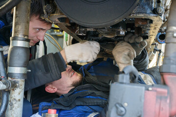 Repair of a diesel generator converted to gas.
