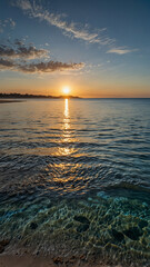 Obraz premium sea shore in the evening depicting sky and shallow water