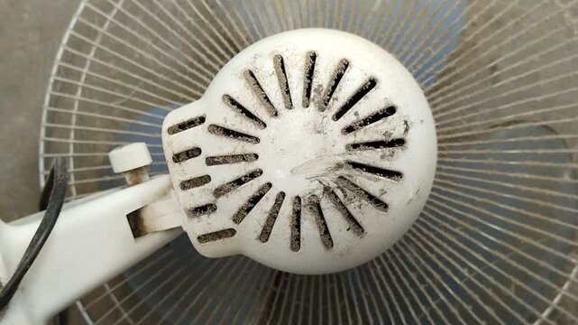 dust that accumulates on the engine cover or fan dynamo