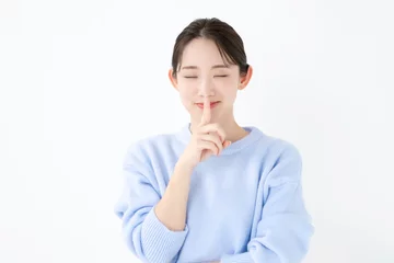 Fotobehang 内緒・秘密・女性 © naka