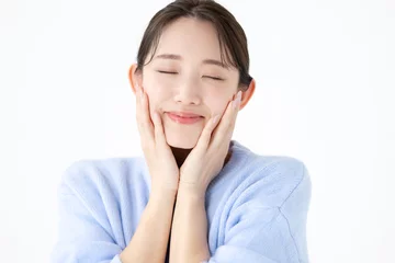  スキンケア・女性 © naka