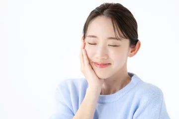  スキンケア・女性 © naka