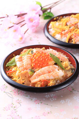 色あざやかな日本の伝統料理のちらし寿司