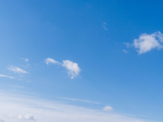 春の山から 青空と雲156