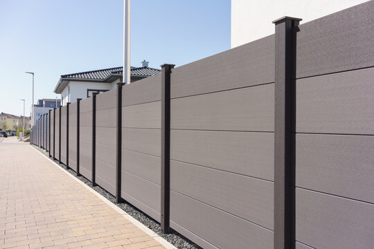 Sichtschutzwand im Garten