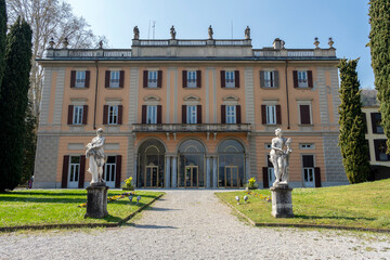 Fototapeta premium The Villa Gallia along the shore of lake Como