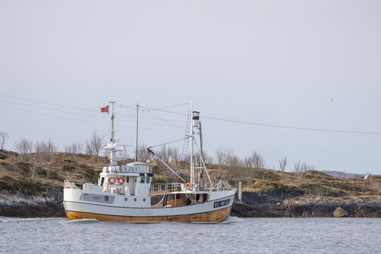 OLAVSON is a Fishing and is sailing under the flag of Norway. The whaleboat is a wooden boat from 1962 from J.M Kleiveset Boatbuilding Company.
