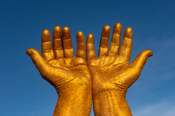 Mains d'or
