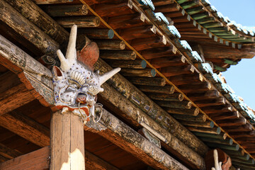 buddhist temple with dragon decoration in china