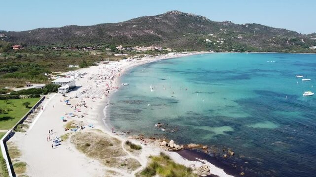 Mare e spiagge, vacanze, divertimento, dal drone, Porto Istana, Sardegna, Italia