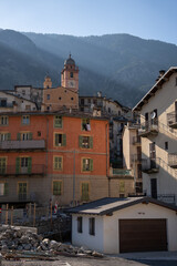 Obraz premium The Charming Streets of Tende Village: A Picturesque Setting in the Roya Valley, South of France