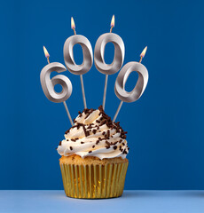 Number of followers or likes - Candle number 6000