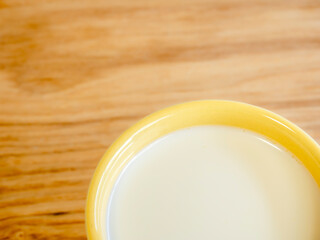 ミルク。豆乳。牛乳。マグカップ。健康志向。